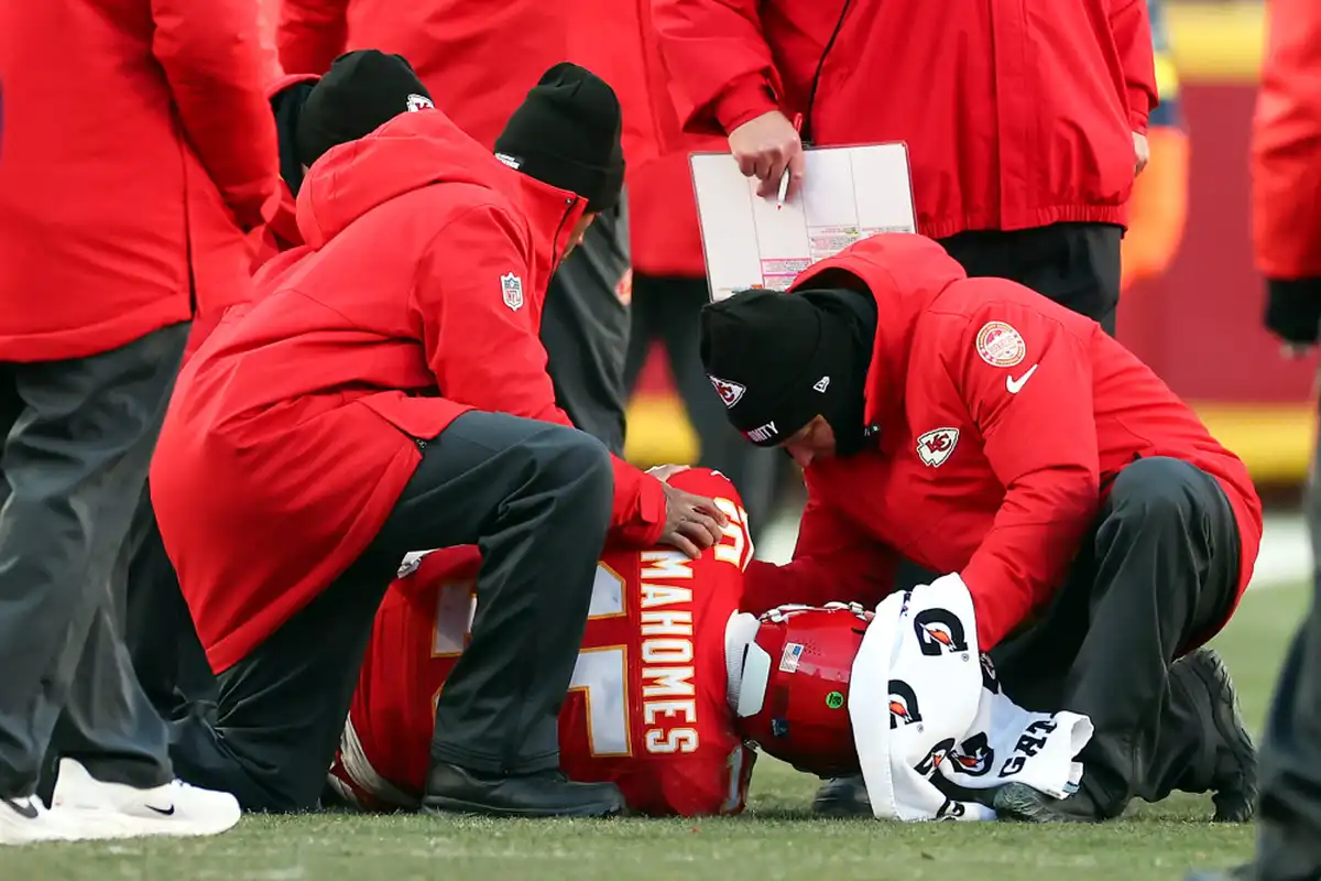 We Finally Know What Is To Blame The NFL's ACL Tear Epidemic